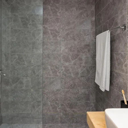 Tsimiski Citycenter Boutique Suites - By Nuvia Domus